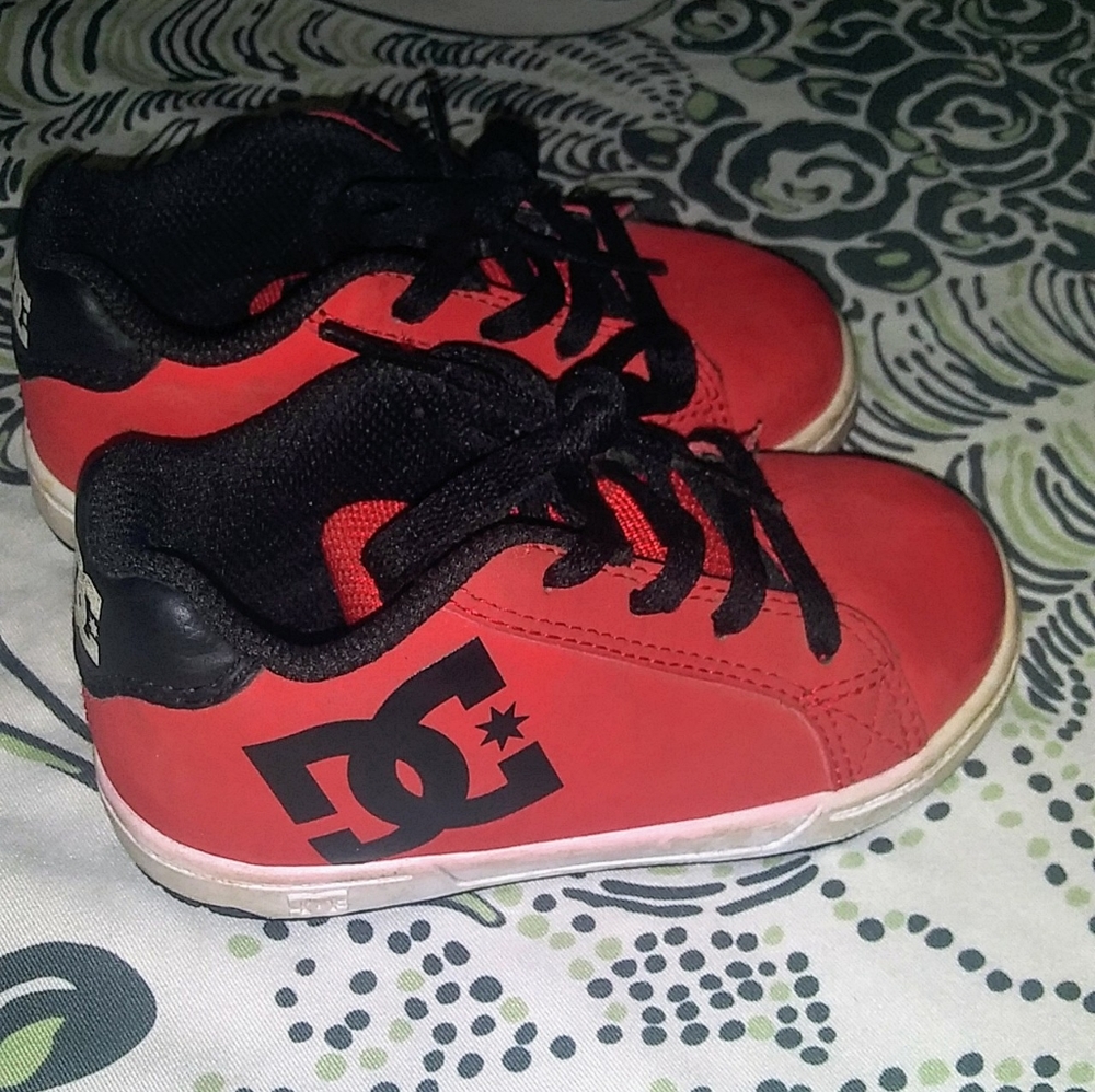 Toddler DC Shoes Size 7